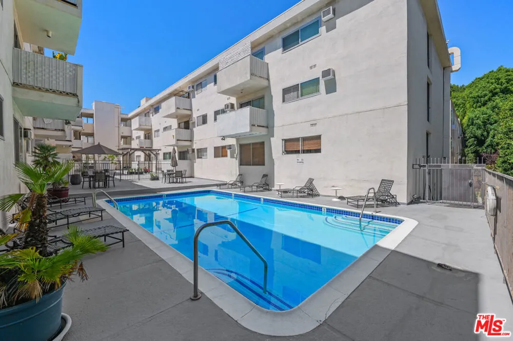 960 Larrabee Street #328 West Hollywood, CA 90069