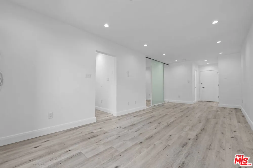 960 Larrabee Street #328 West Hollywood, CA 90069