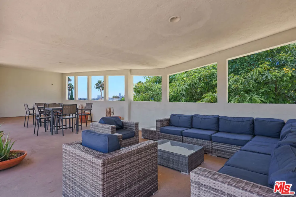 960 Larrabee Street #328 West Hollywood, CA 90069