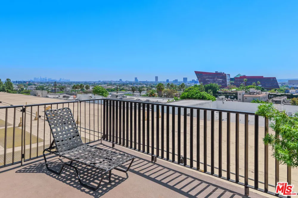 960 Larrabee Street #328 West Hollywood, CA 90069