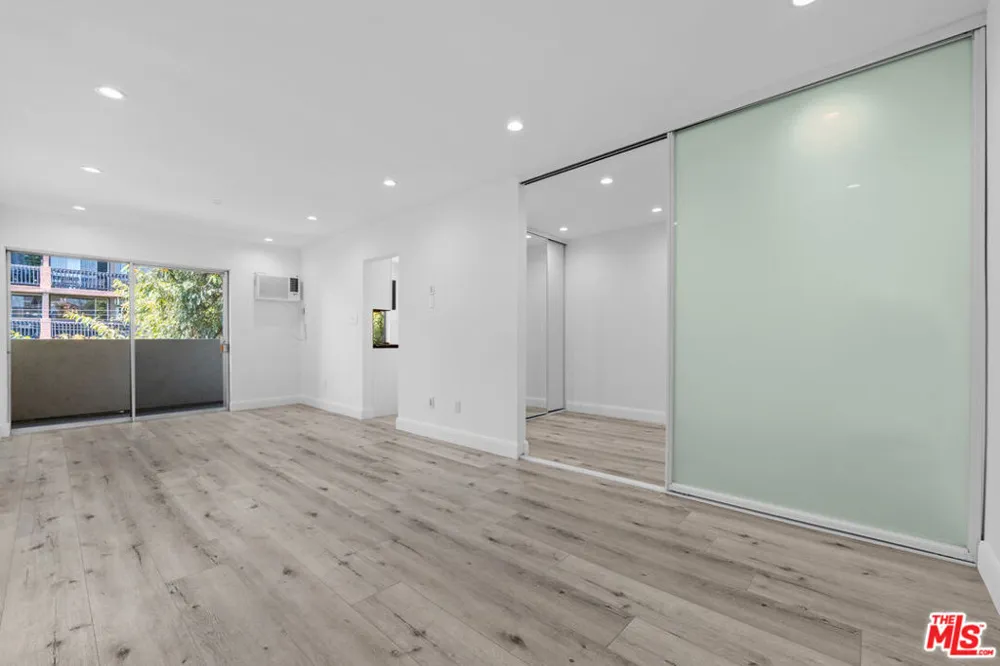 960 Larrabee Street #328 West Hollywood, CA 90069