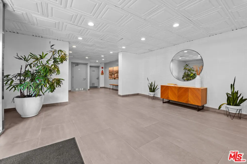 960 Larrabee Street #328 West Hollywood, CA 90069