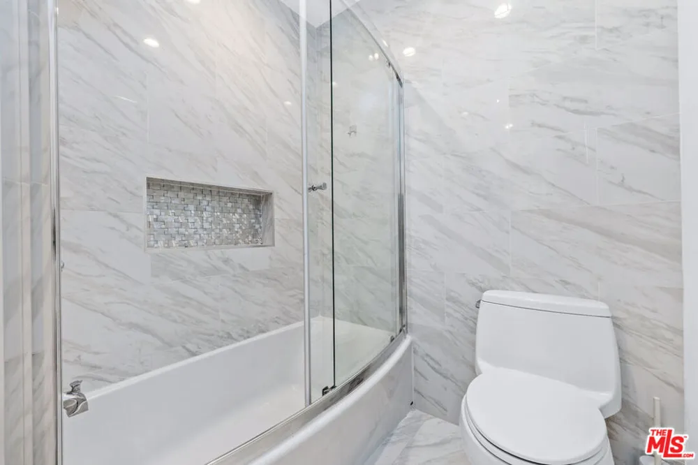 960 Larrabee Street #328 West Hollywood, CA 90069