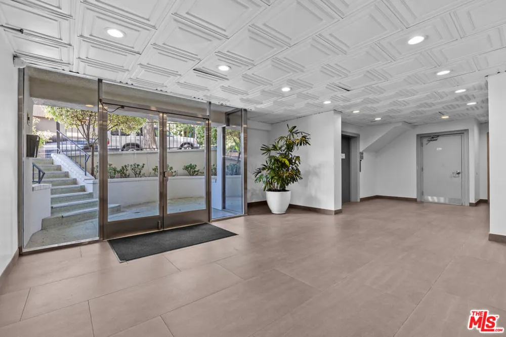 960 Larrabee Street #328 West Hollywood, CA 90069