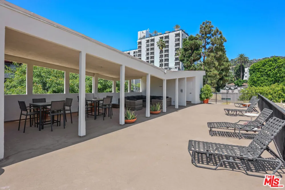 960 Larrabee Street #328 West Hollywood, CA 90069
