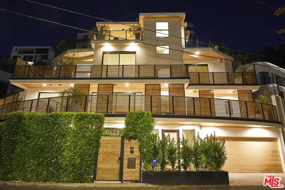 8455 Franklin Avenue Los Angeles, CA 90069