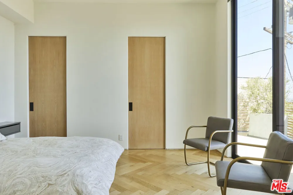 8455 Franklin Avenue Los Angeles, CA 90069