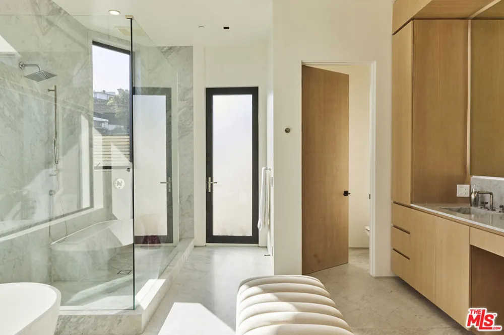8455 Franklin Avenue Los Angeles, CA 90069