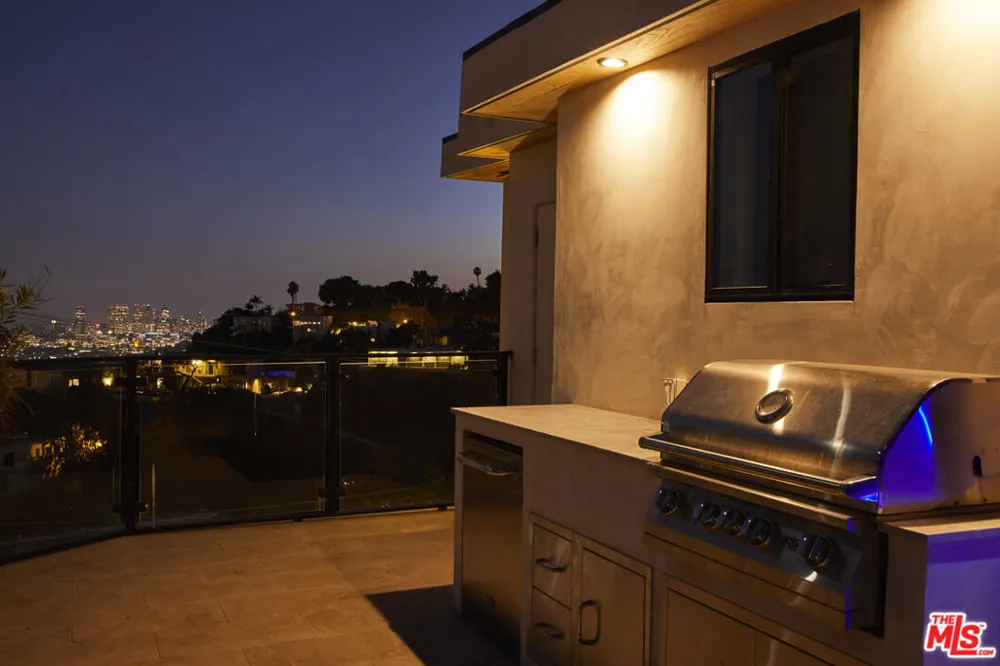 8455 Franklin Avenue Los Angeles, CA 90069