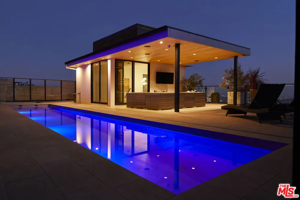 8455 Franklin Avenue Los Angeles, CA 90069