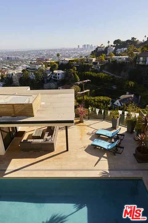8455 Franklin Avenue Los Angeles, CA 90069