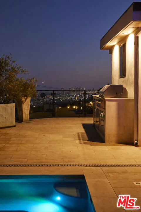 8455 Franklin Avenue Los Angeles, CA 90069