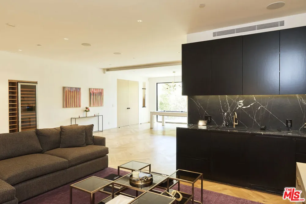 8455 Franklin Avenue Los Angeles, CA 90069