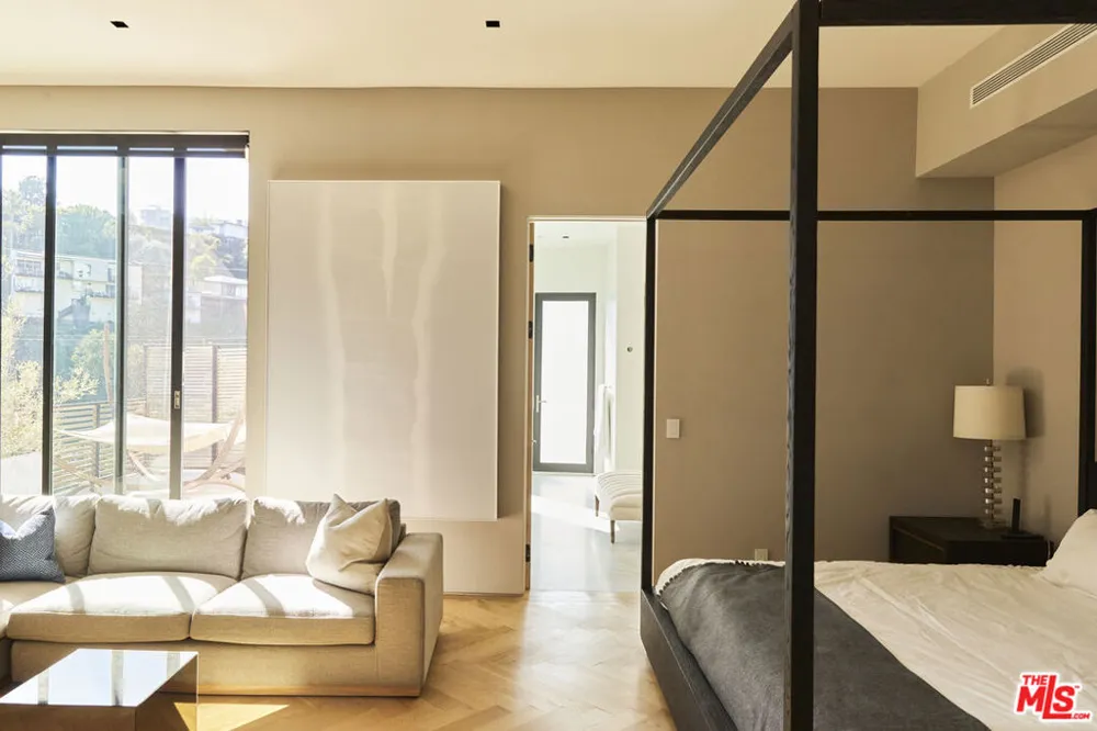 8455 Franklin Avenue Los Angeles, CA 90069