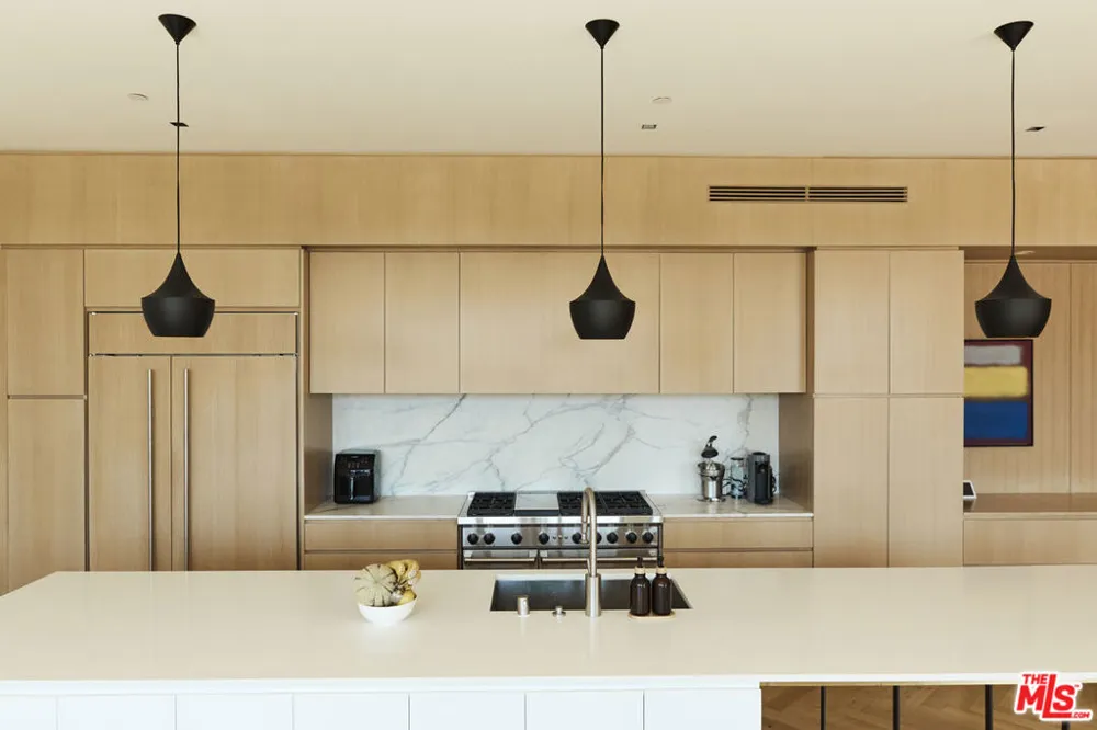 8455 Franklin Avenue Los Angeles, CA 90069