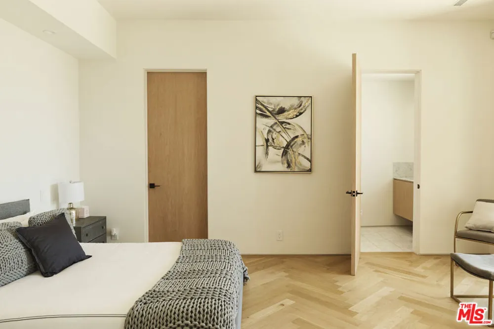 8455 Franklin Avenue Los Angeles, CA 90069
