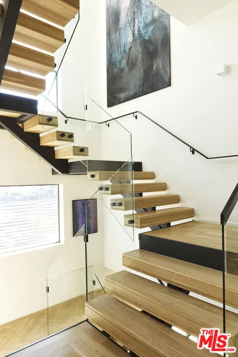 8455 Franklin Avenue Los Angeles, CA 90069