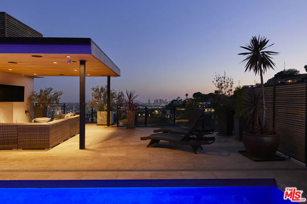 8455 Franklin Avenue Los Angeles, CA 90069