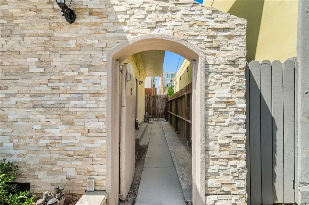 3937 Long Beach Long Beach, CA 90807