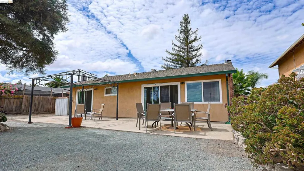 520 Pamela Dr Bay Point, CA 94565