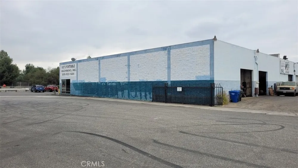 159 East End Pomona, CA 91767