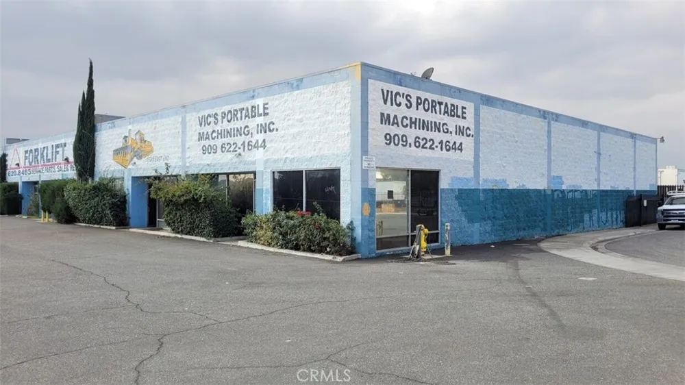 159 East End Pomona, CA 91767