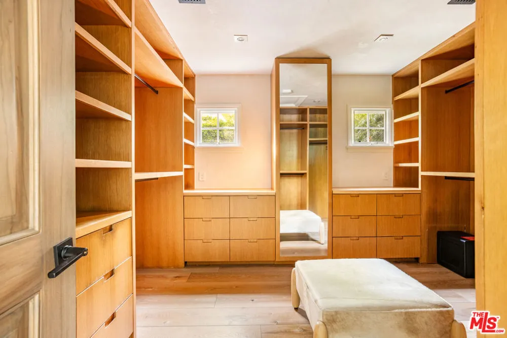 13627 W Sunset Boulevard Pacific Palisades, CA 90272