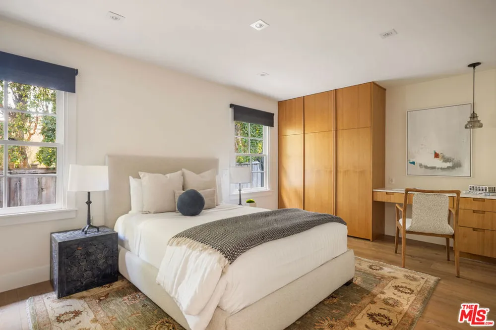 13627 W Sunset Boulevard Pacific Palisades, CA 90272
