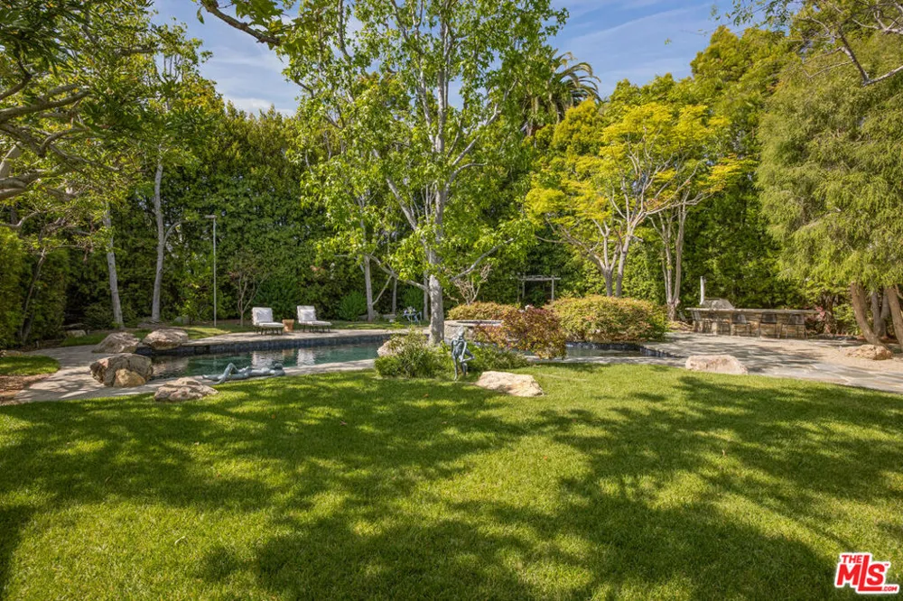 13627 W Sunset Boulevard Pacific Palisades, CA 90272
