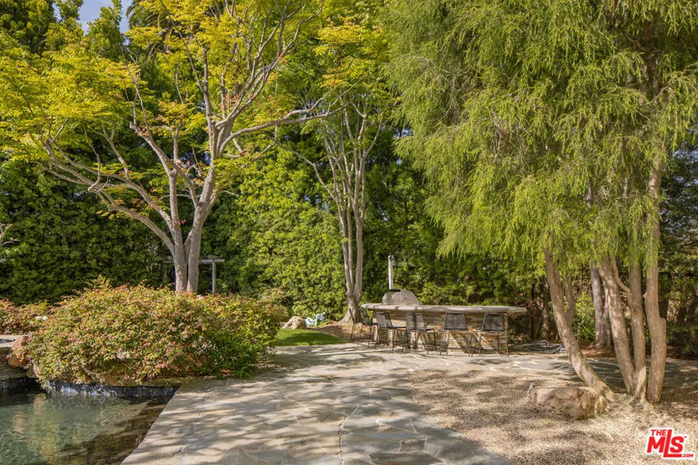 13627 W Sunset Boulevard Pacific Palisades, CA 90272