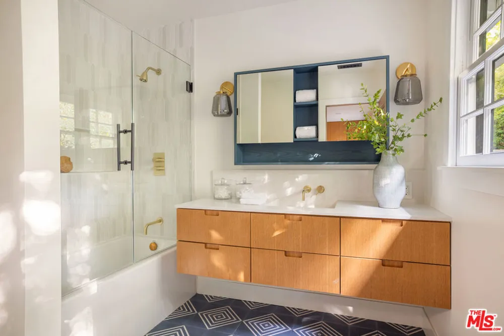 13627 W Sunset Boulevard Pacific Palisades, CA 90272