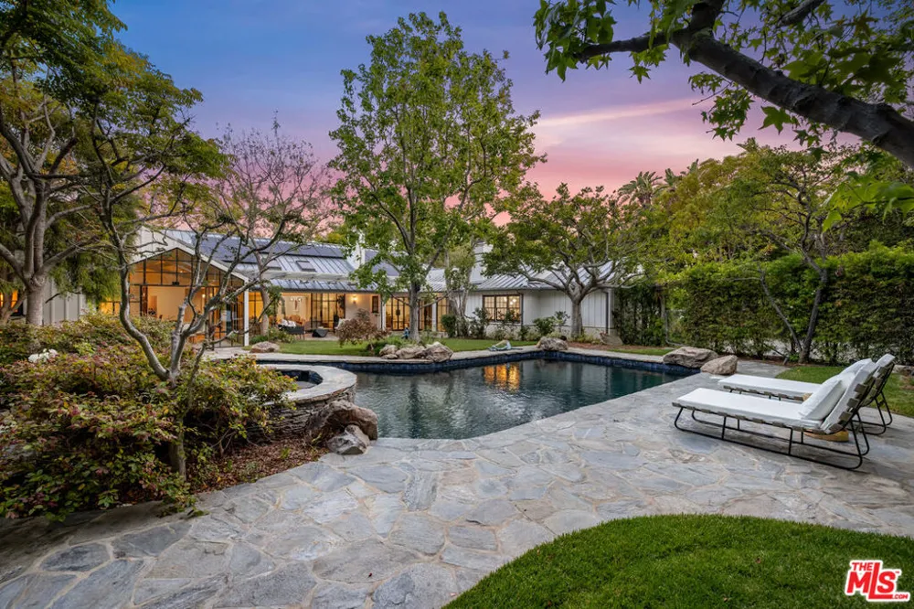 13627 W Sunset Boulevard Pacific Palisades, CA 90272