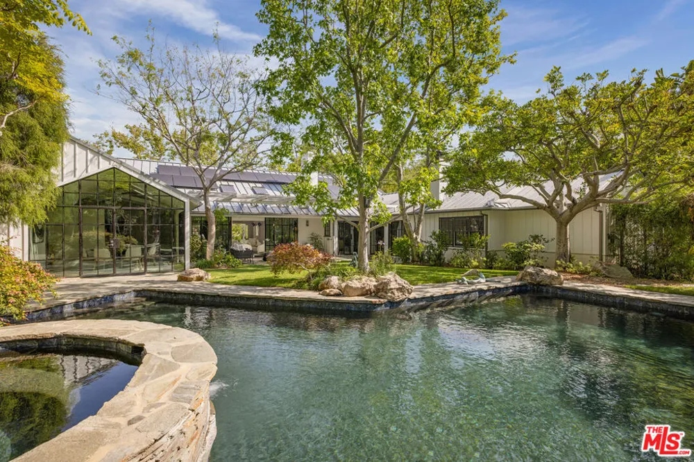13627 W Sunset Boulevard Pacific Palisades, CA 90272