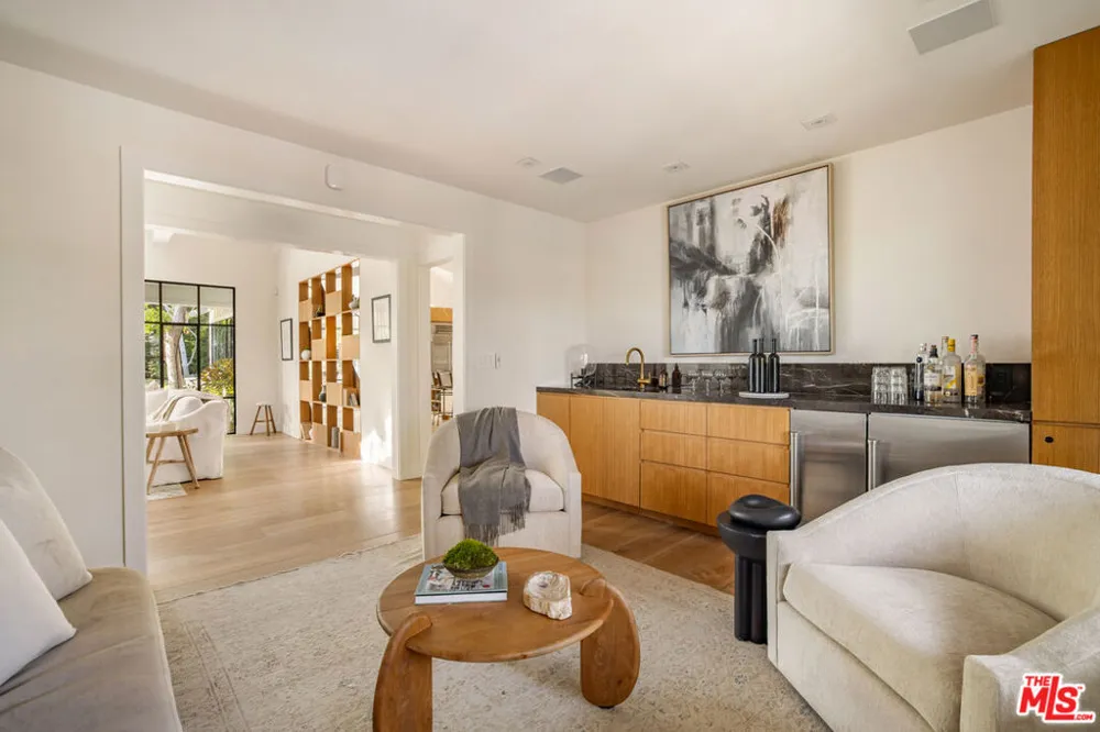 13627 W Sunset Boulevard Pacific Palisades, CA 90272