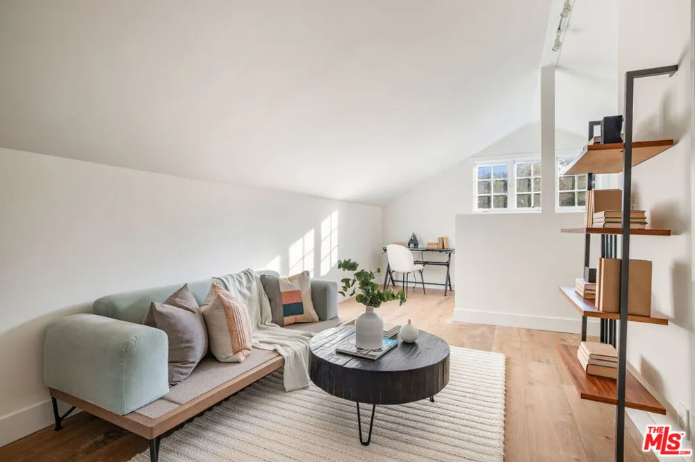 13627 W Sunset Boulevard Pacific Palisades, CA 90272