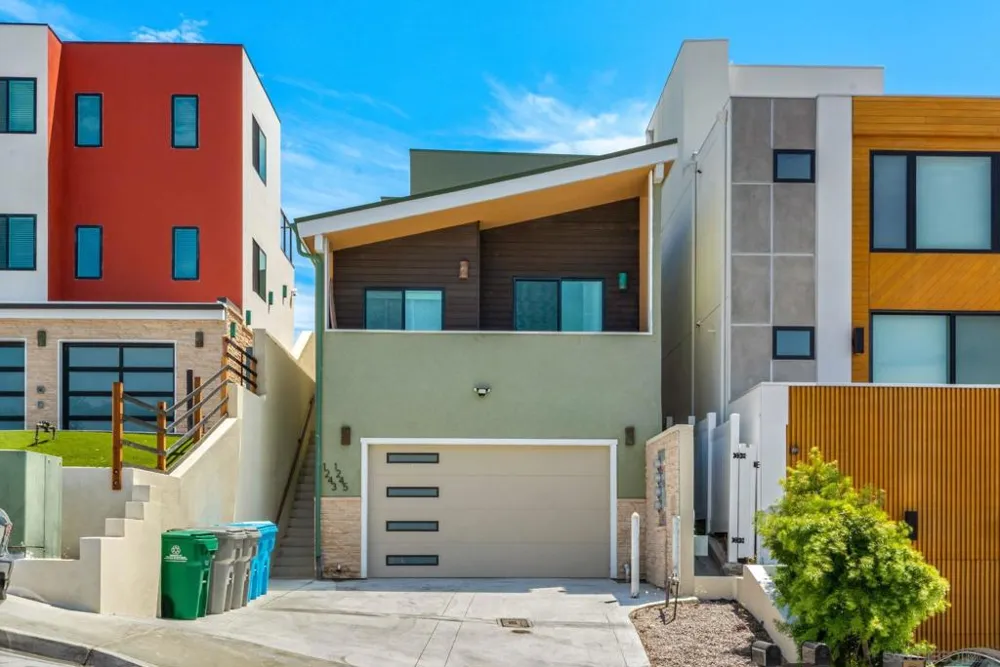 1243 Van Nuys St. San Diego, CA 92109
