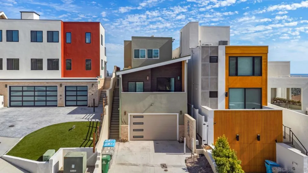 1243 Van Nuys St. San Diego, CA 92109