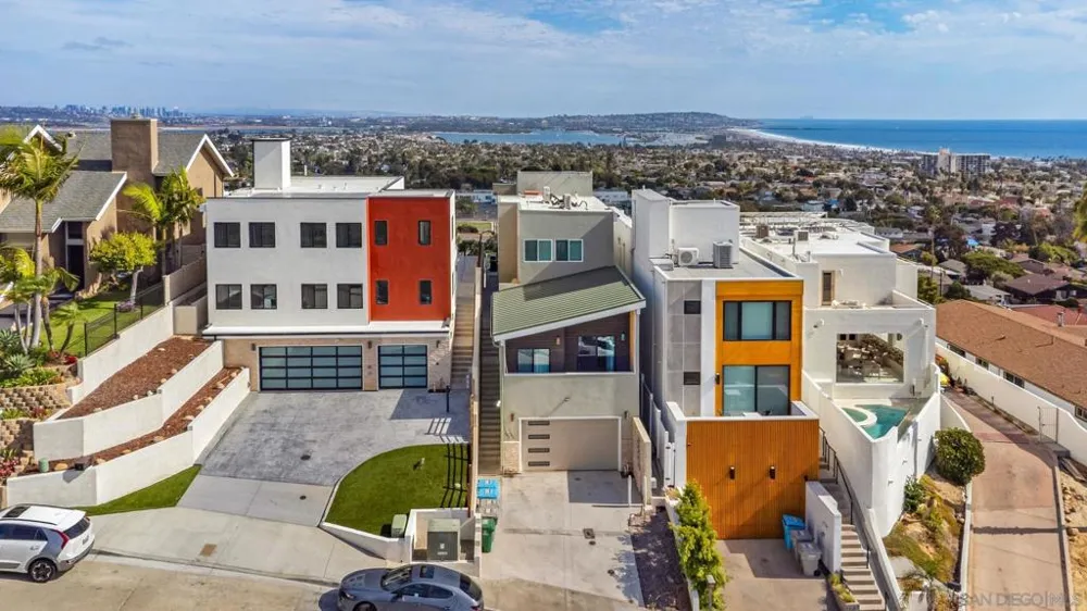 1243 Van Nuys St. San Diego, CA 92109