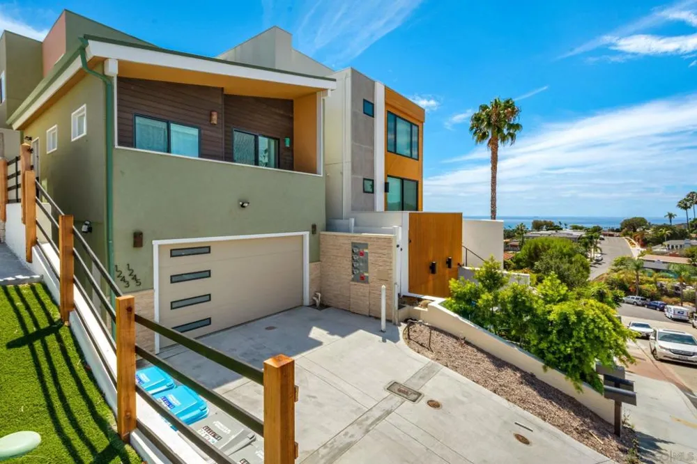 1243 Van Nuys St. San Diego, CA 92109