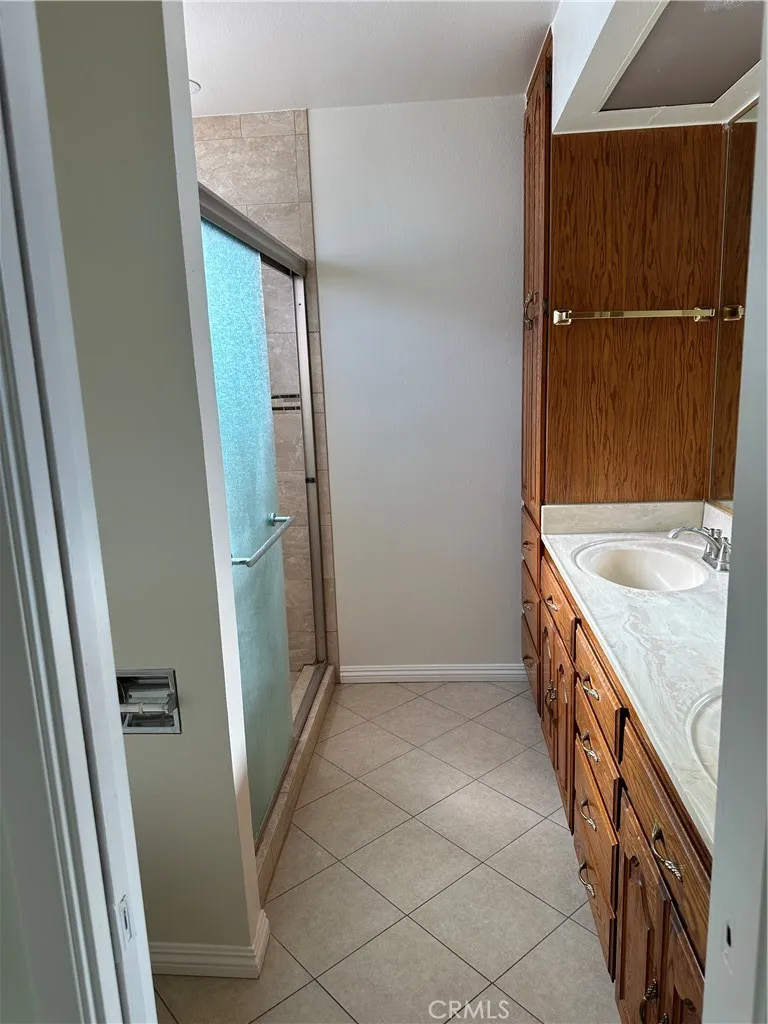 10742 Dorothy Garden Grove, CA 92843