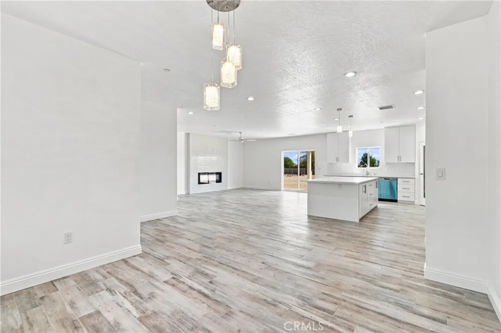 16055 Winnebago Apple Valley, CA 92307