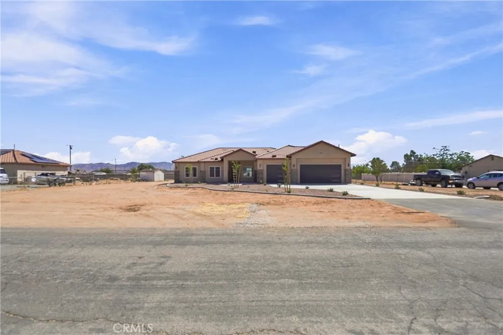 16055 Winnebago Apple Valley, CA 92307