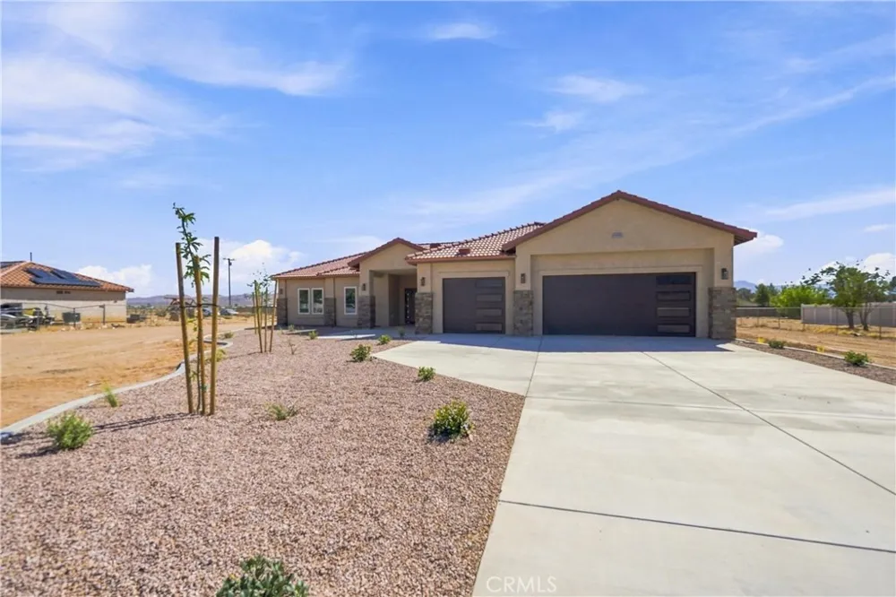 16055 Winnebago Apple Valley, CA 92307