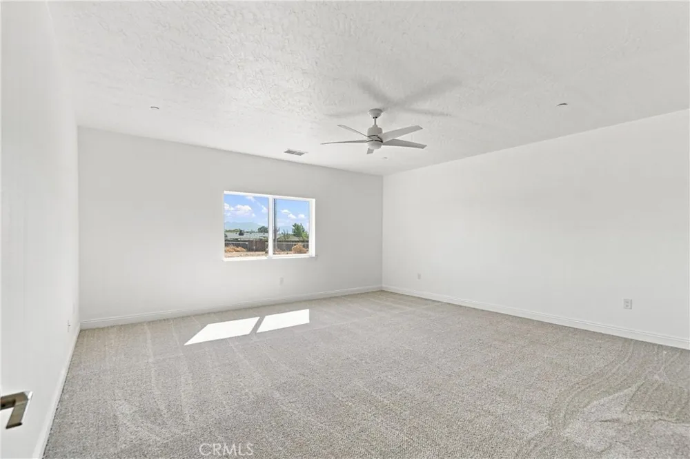16055 Winnebago Apple Valley, CA 92307