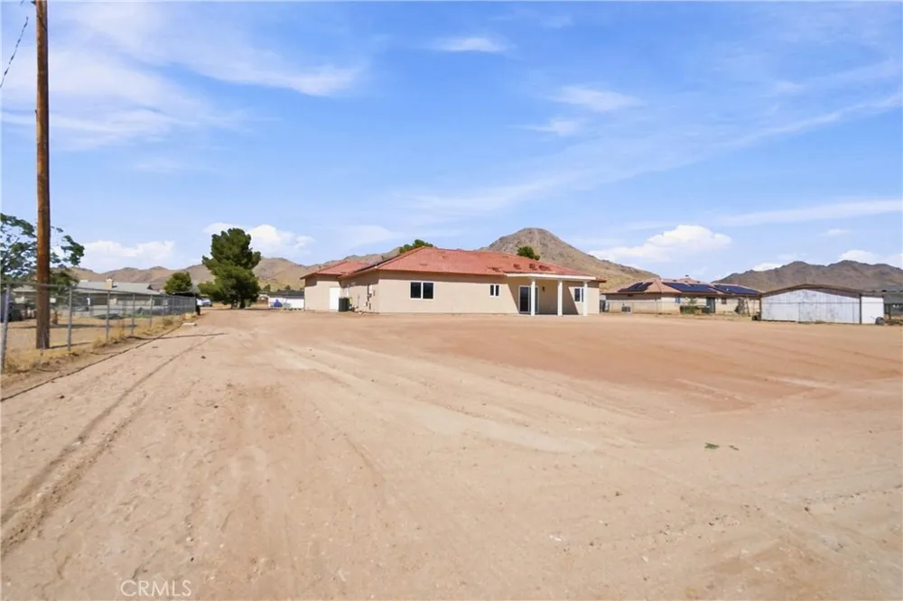 16055 Winnebago Apple Valley, CA 92307