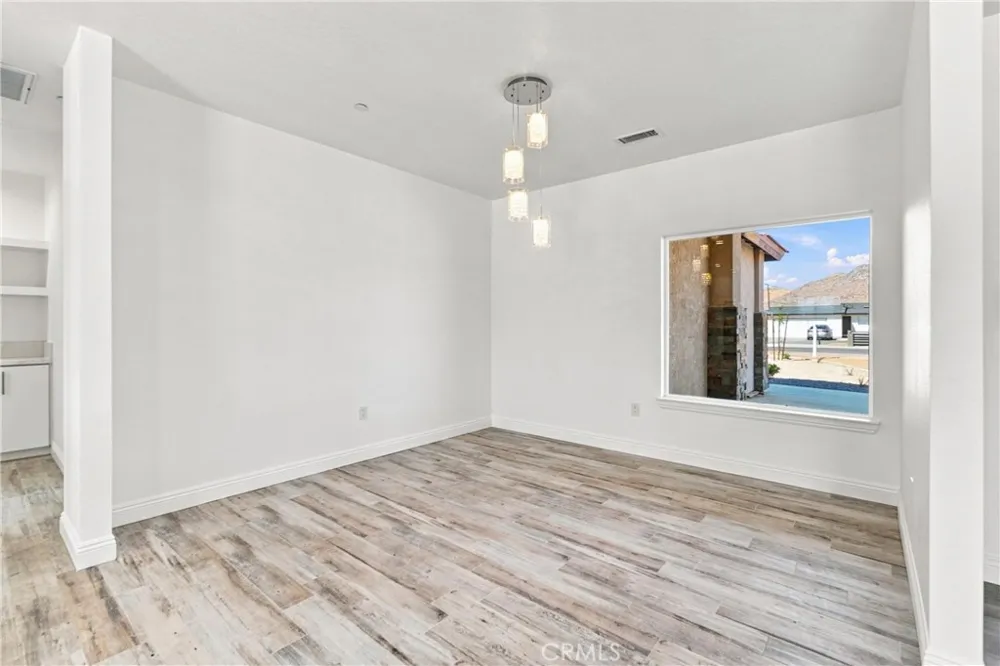 16055 Winnebago Apple Valley, CA 92307