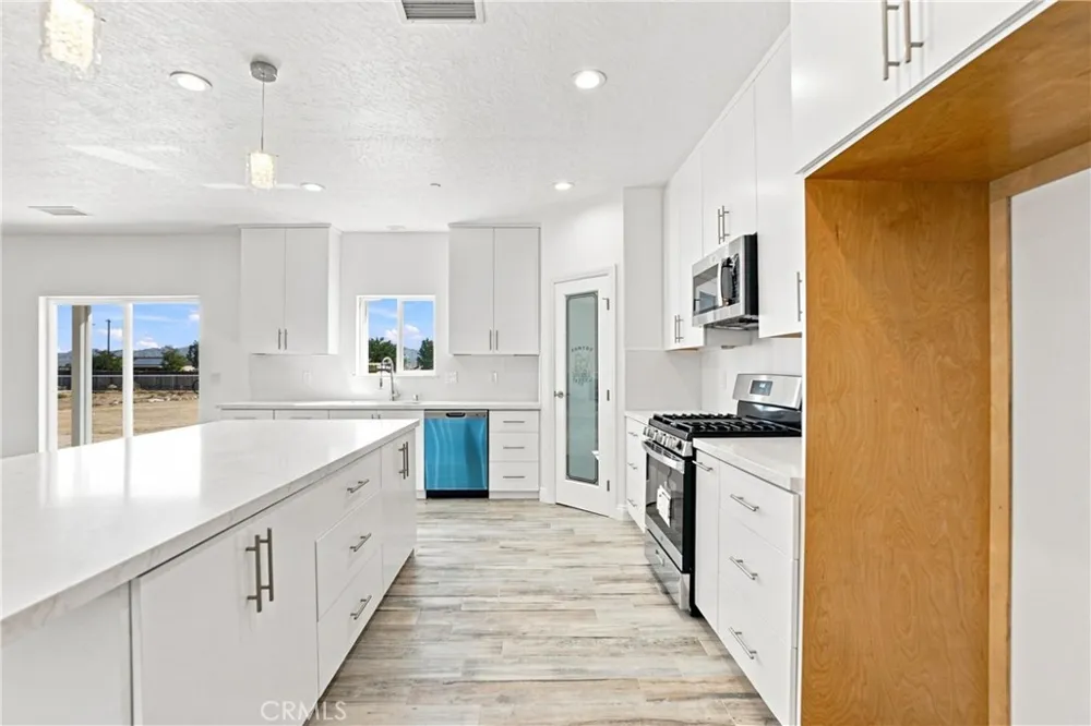 16055 Winnebago Apple Valley, CA 92307
