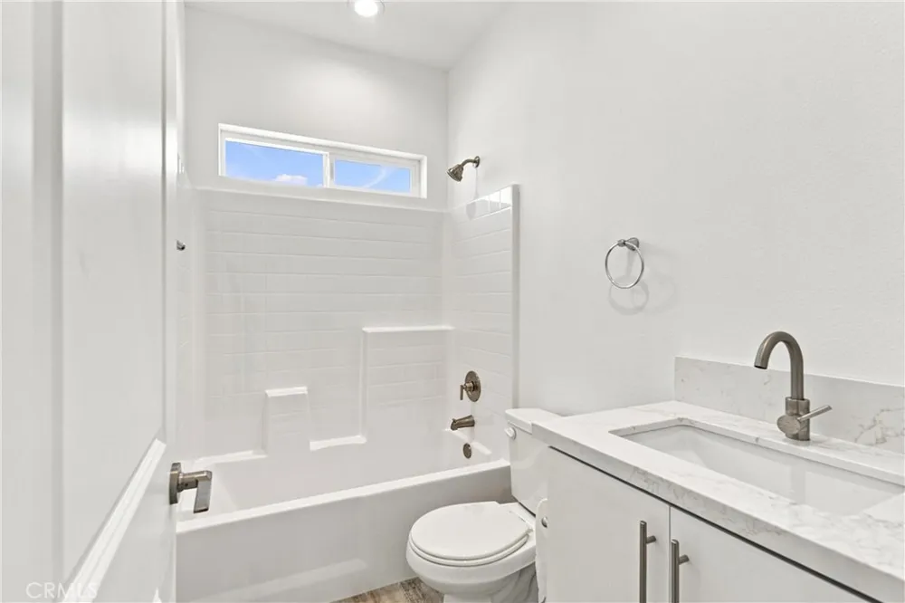 16055 Winnebago Apple Valley, CA 92307