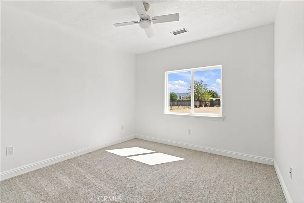 16055 Winnebago Apple Valley, CA 92307