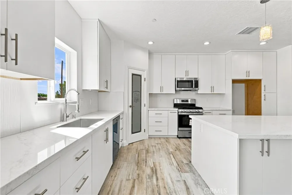 16055 Winnebago Apple Valley, CA 92307